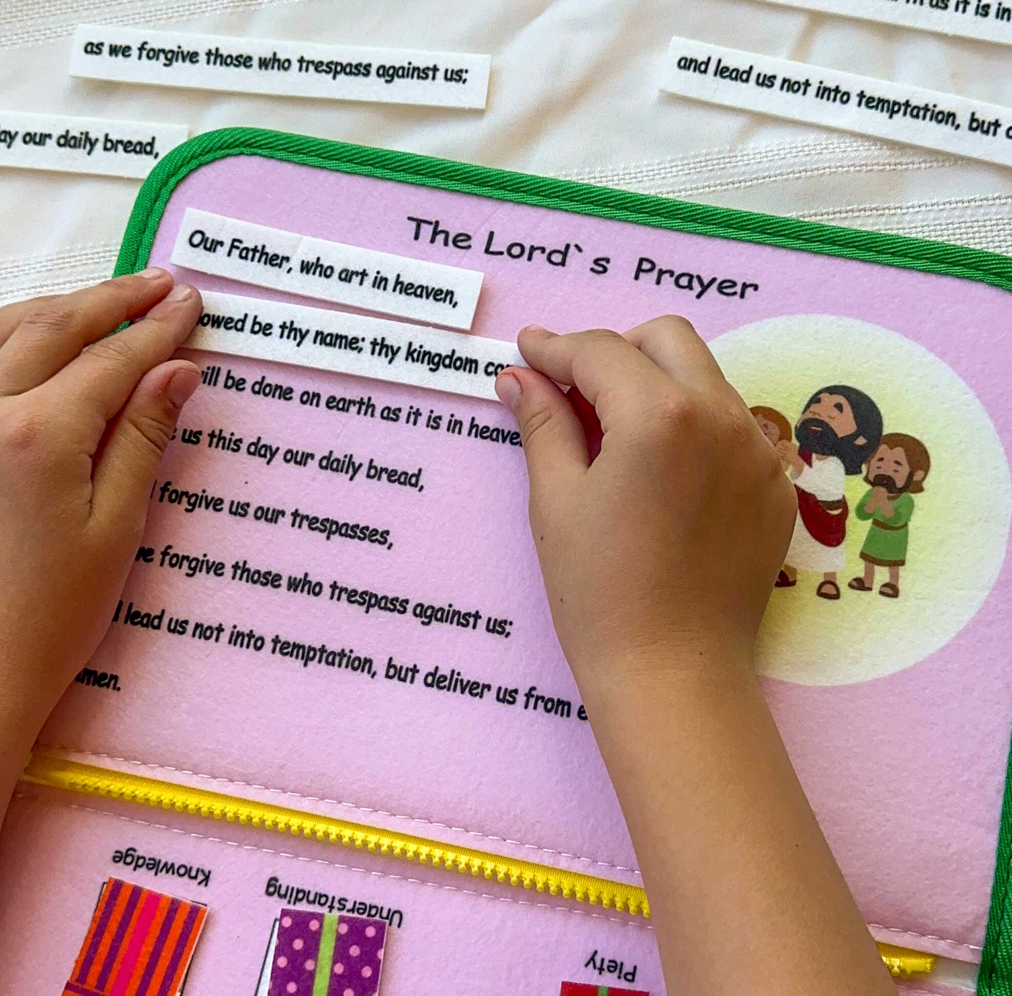 My Pray & Play Busy Book: A Quiet Felt Book - Saintly Heart