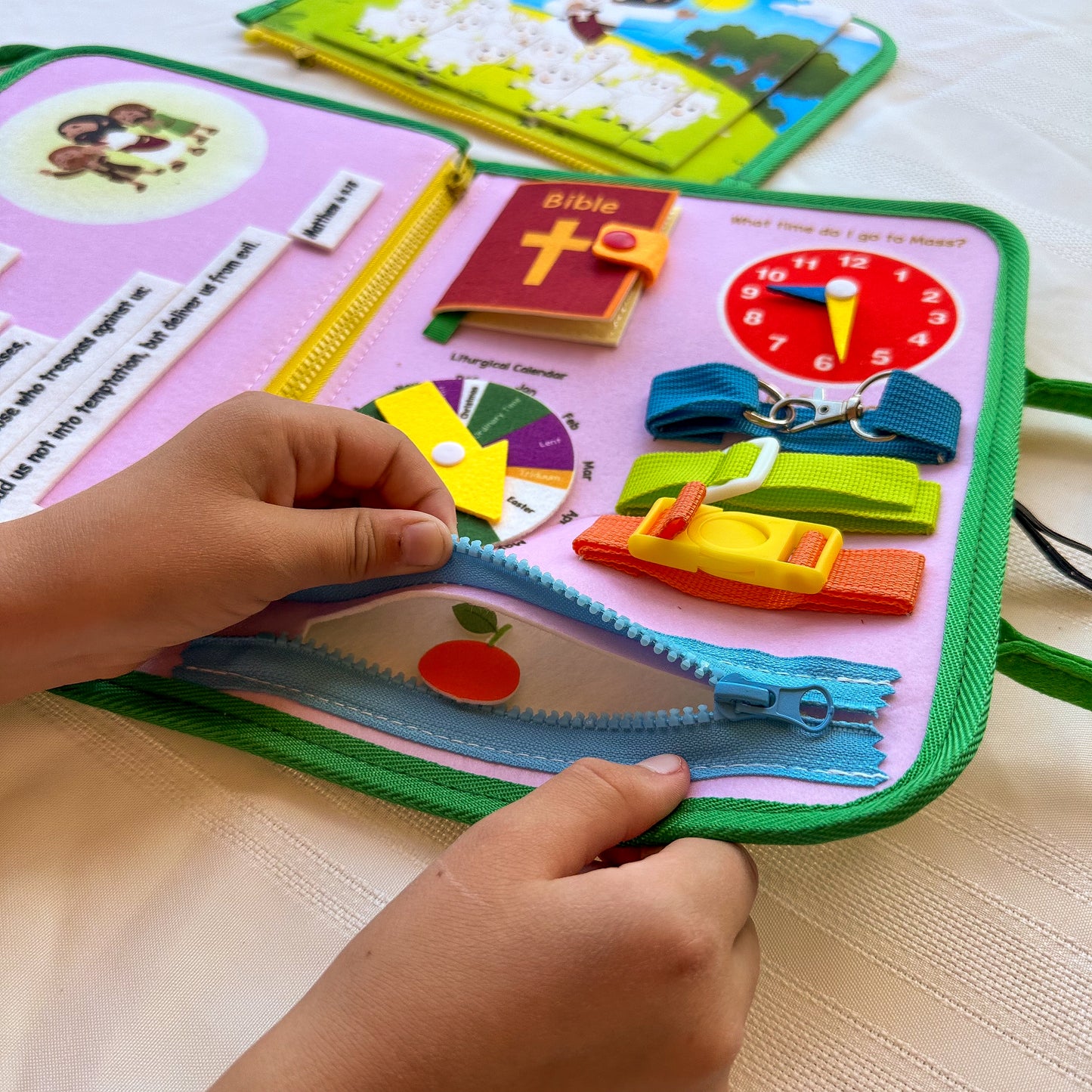 My Pray & Play Busy Book: A Quiet Felt Book - Saintly Heart