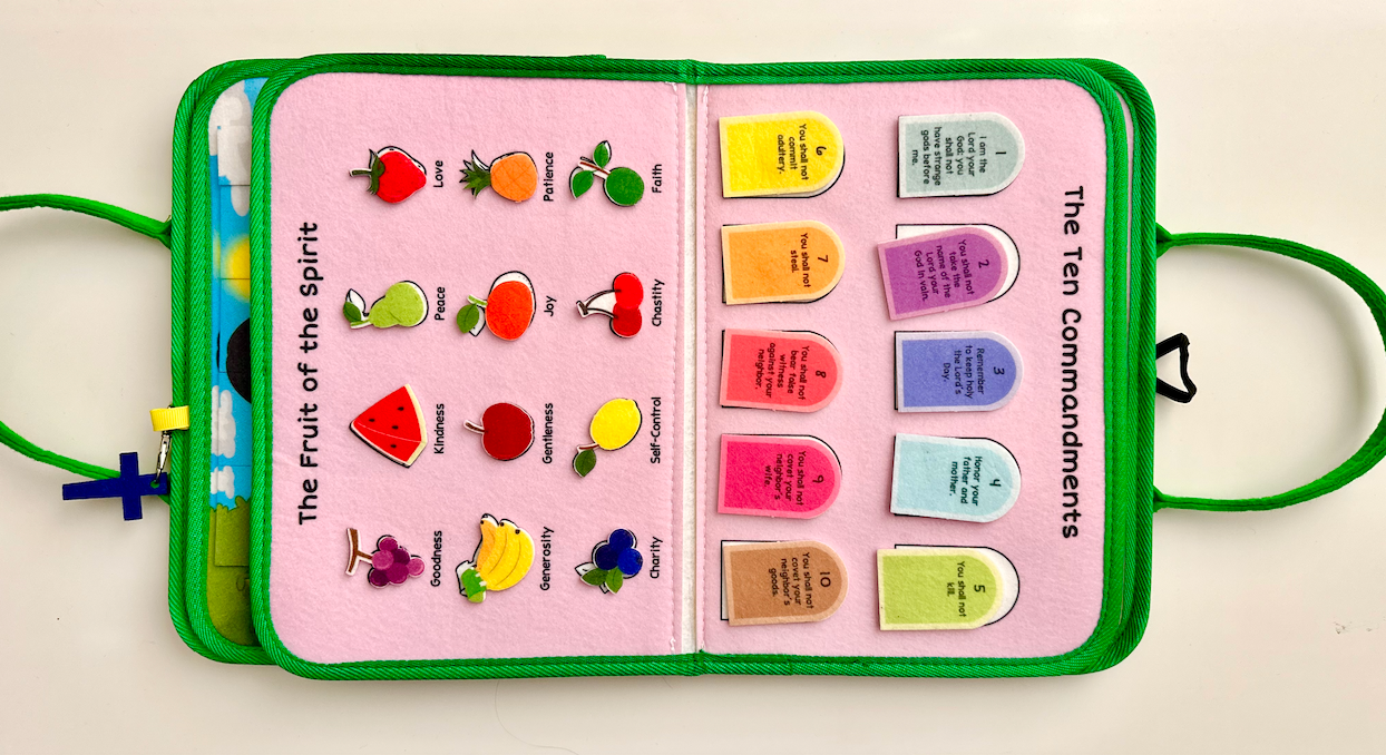My Pray & Play Busy Book: A Quiet Felt Book - Saintly Heart