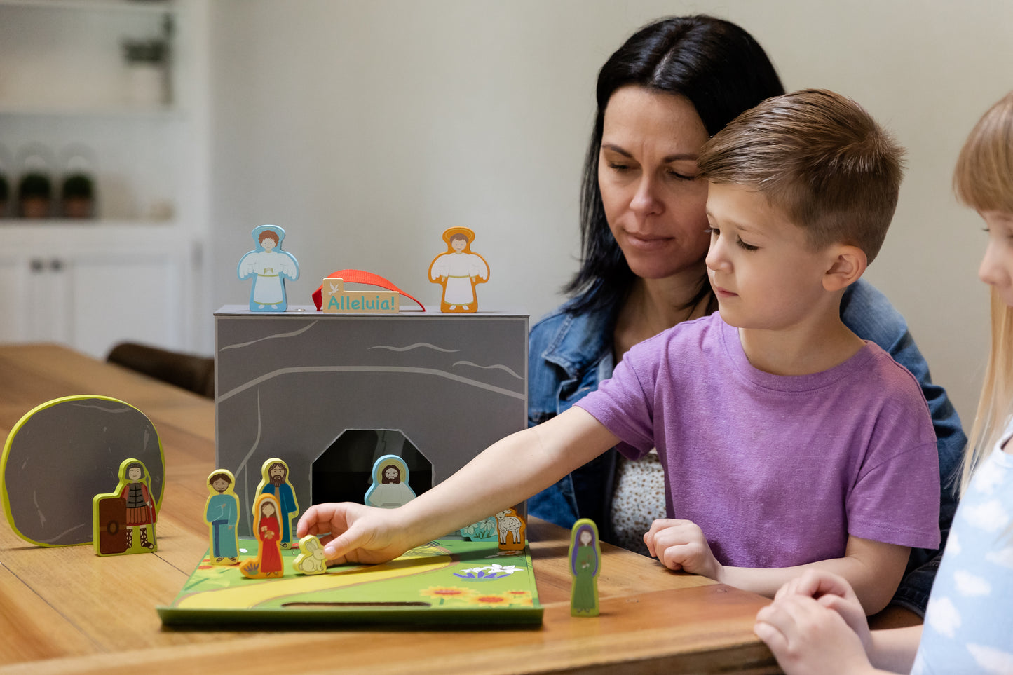 Deluxe Easter Playset | Juego de Pascua - Saintly Heart