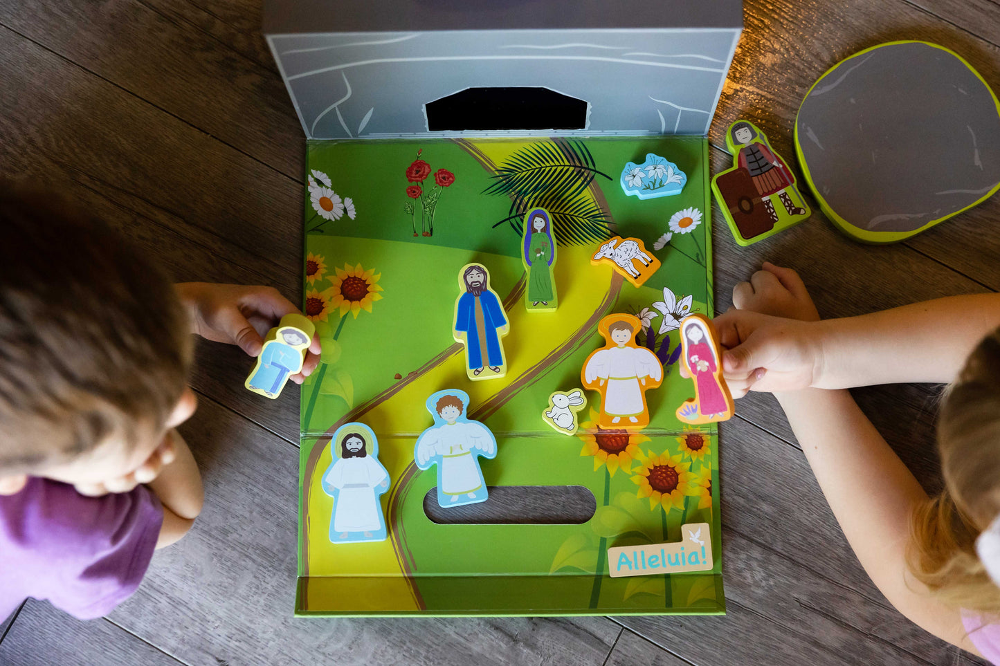 Deluxe Easter Playset | Juego de Pascua - Saintly Heart